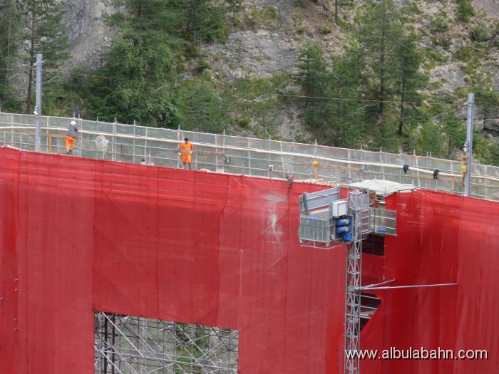 P1020417.JPG - Baustelle Landwasserviadukt