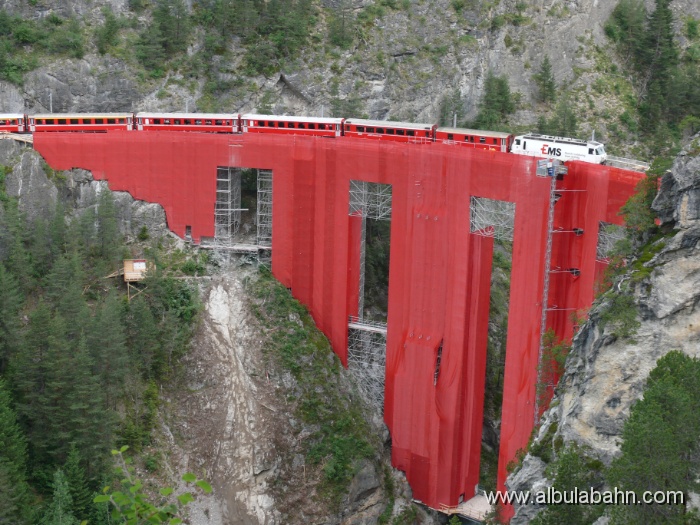 P1020426.JPG - Baustelle Landwasserviadukt