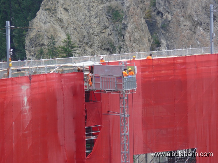 P1020487.JPG - Baustelle Landwasserviadukt
