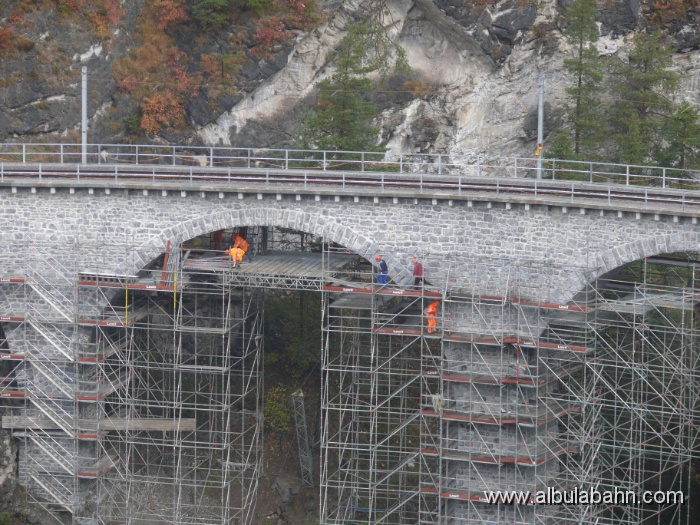 P1030482.JPG - Baustelle Landwasserviadukt