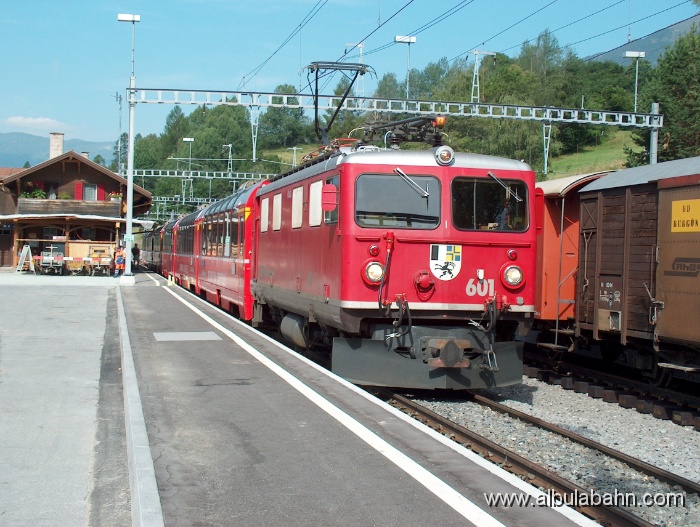 HPIM1523.JPG - Bahnhof Filisur