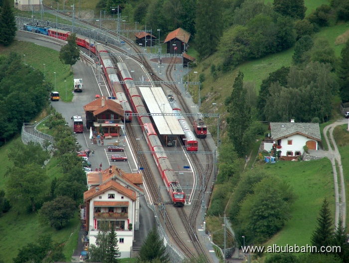 HPIM5210.JPG - Bahnhof Filisur