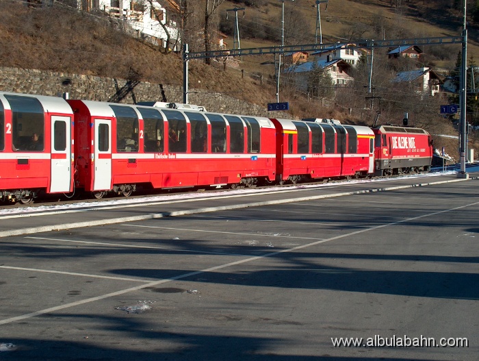 HPIM5595.JPG - Bahnhof Filisur