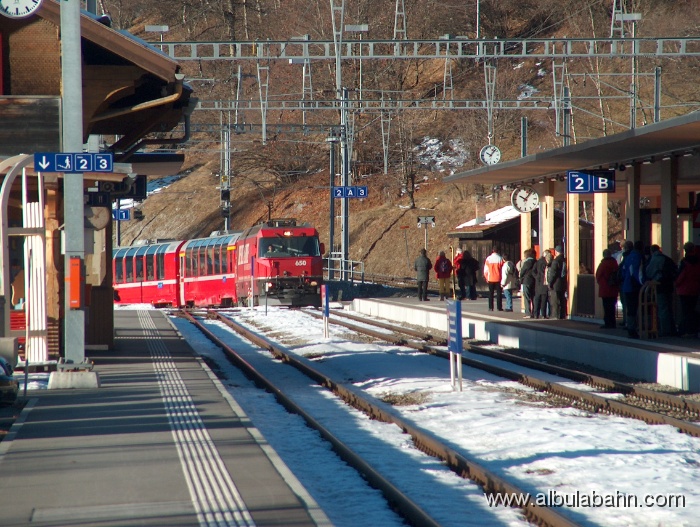 HPIM5746.JPG - Bahnhof Filisur