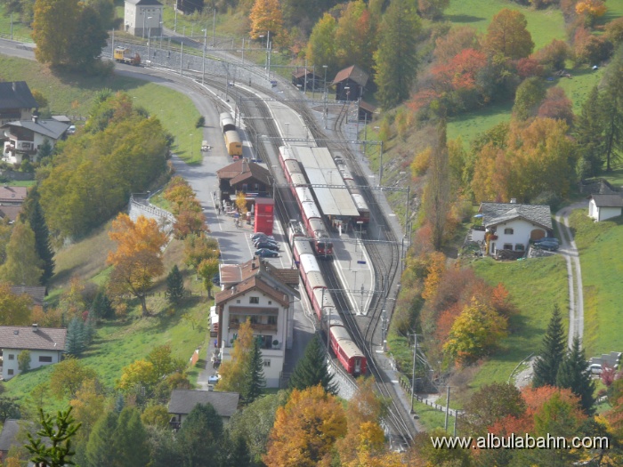 P1010149.JPG - Bahnhof Filisur
