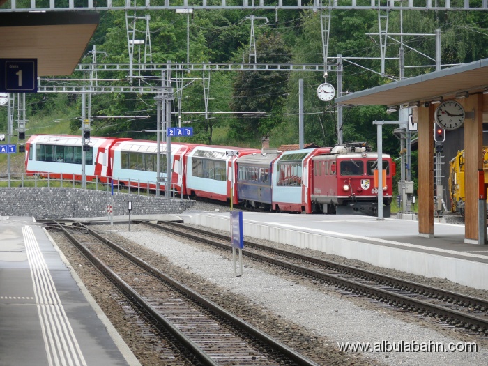 P1010940.JPG - Bahnhof Filisur