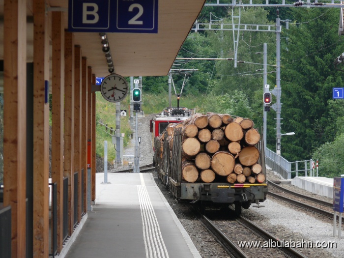 P1020371.JPG - Bahnhof Filisur