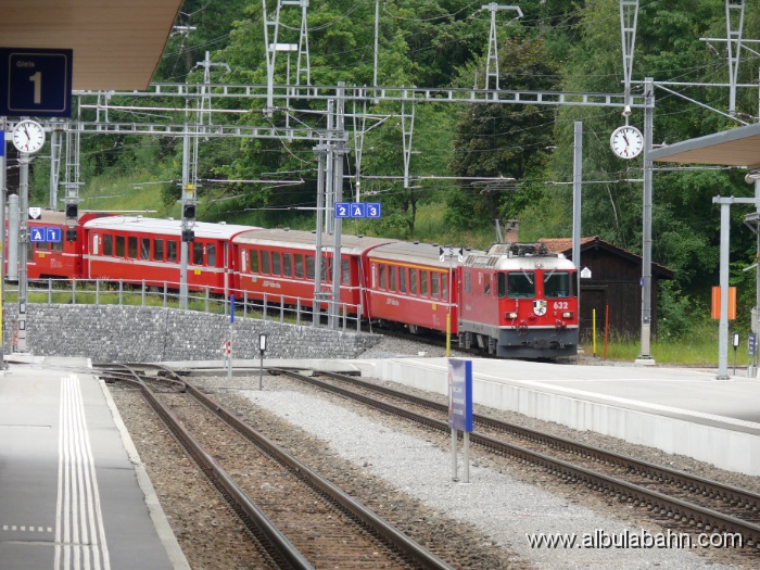 P1020453.JPG - Bahnhof Filisur