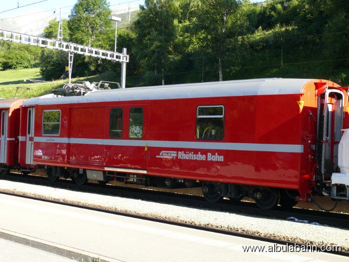 P1070201.JPG - Bahnhof Filisur