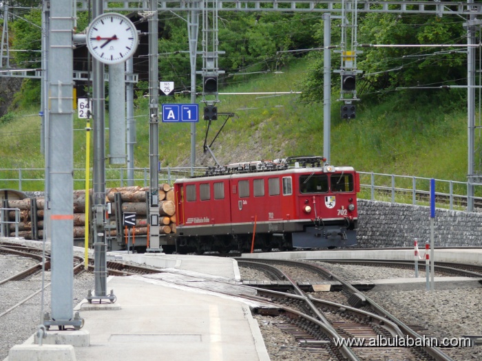 P1100380.JPG - Bahnhof Filisur