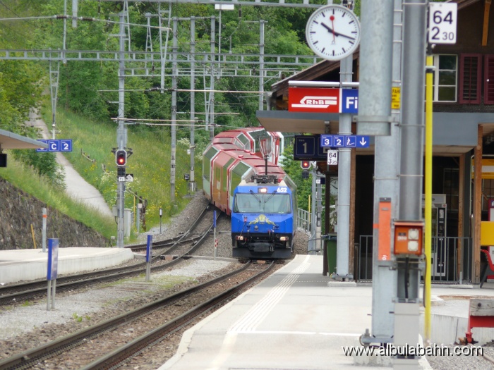 P1100518.JPG - Bahnhof Filisur