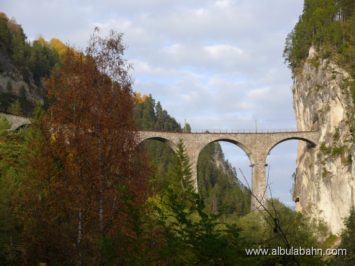 P1010209.JPG - Landwasserviadukt