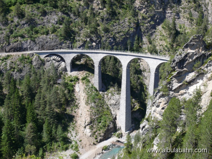 P1050382.JPG - Landwasserviadukt