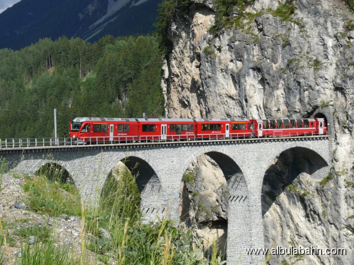 P1070421.JPG - Landwasserviadukt