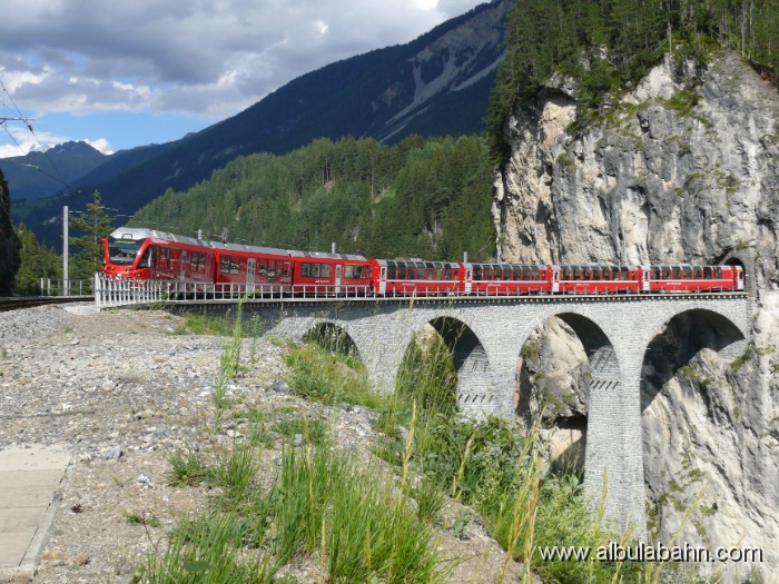 P1070422.JPG - Landwasserviadukt