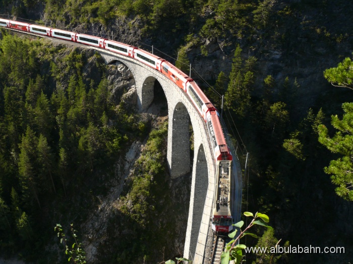 P1070740.JPG - Landwasserviadukt