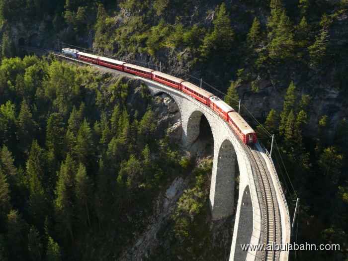 P1070749.JPG - Landwasserviadukt