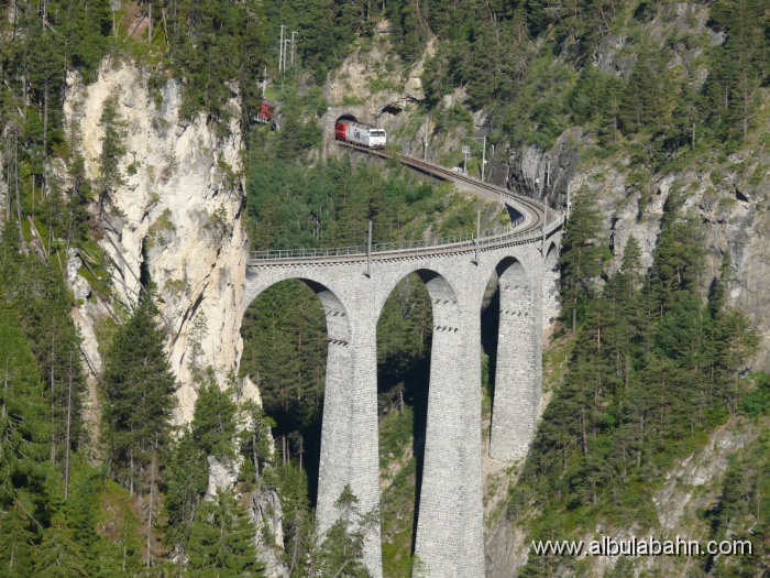 P1080389.JPG - Landwasserviadukt
