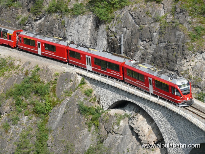 P1080425.JPG - Landwasserviadukt