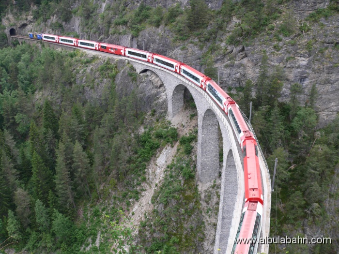 P1080454.JPG - Landwasserviadukt