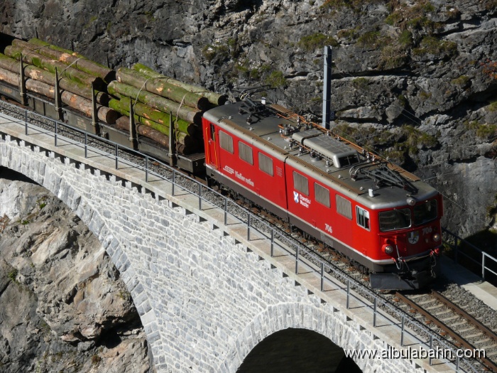 P1090449.JPG - Landwasserviadukt
