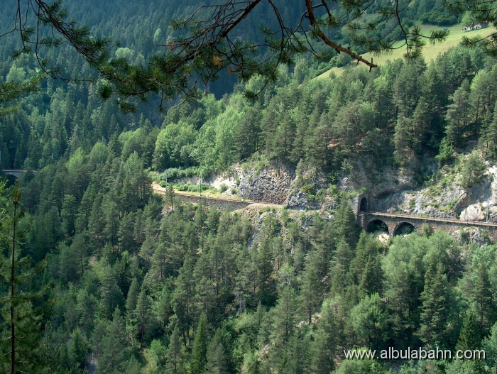 HPIM3366.JPG - Lehnenviadukt