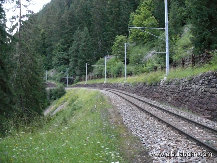P1020712.JPG - Kurz vor dem Stulsertobel I Tunnel.