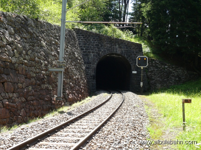 P1020850.JPG - Kurz vor dem Stulsertobel I Tunnel.