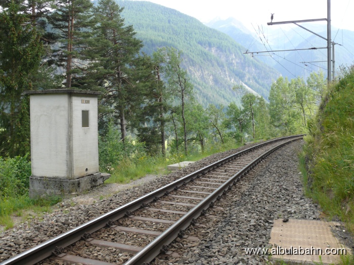 P1150009.JPG - Nach dem Schmittentobelviadukt