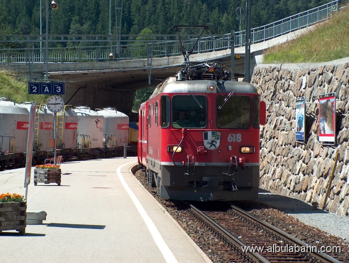 HPIM4033.JPG - Bahnhof Tiefencastel