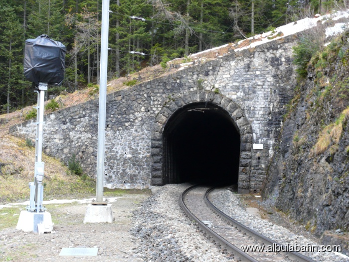 P1060562.JPG - Zuondra Tunnel