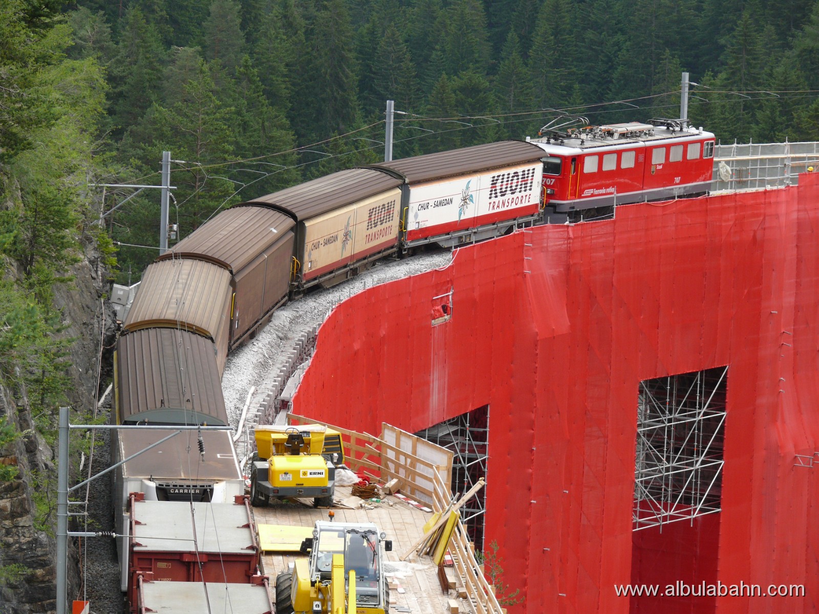 P1020477.JPG - Landwasserviadukt