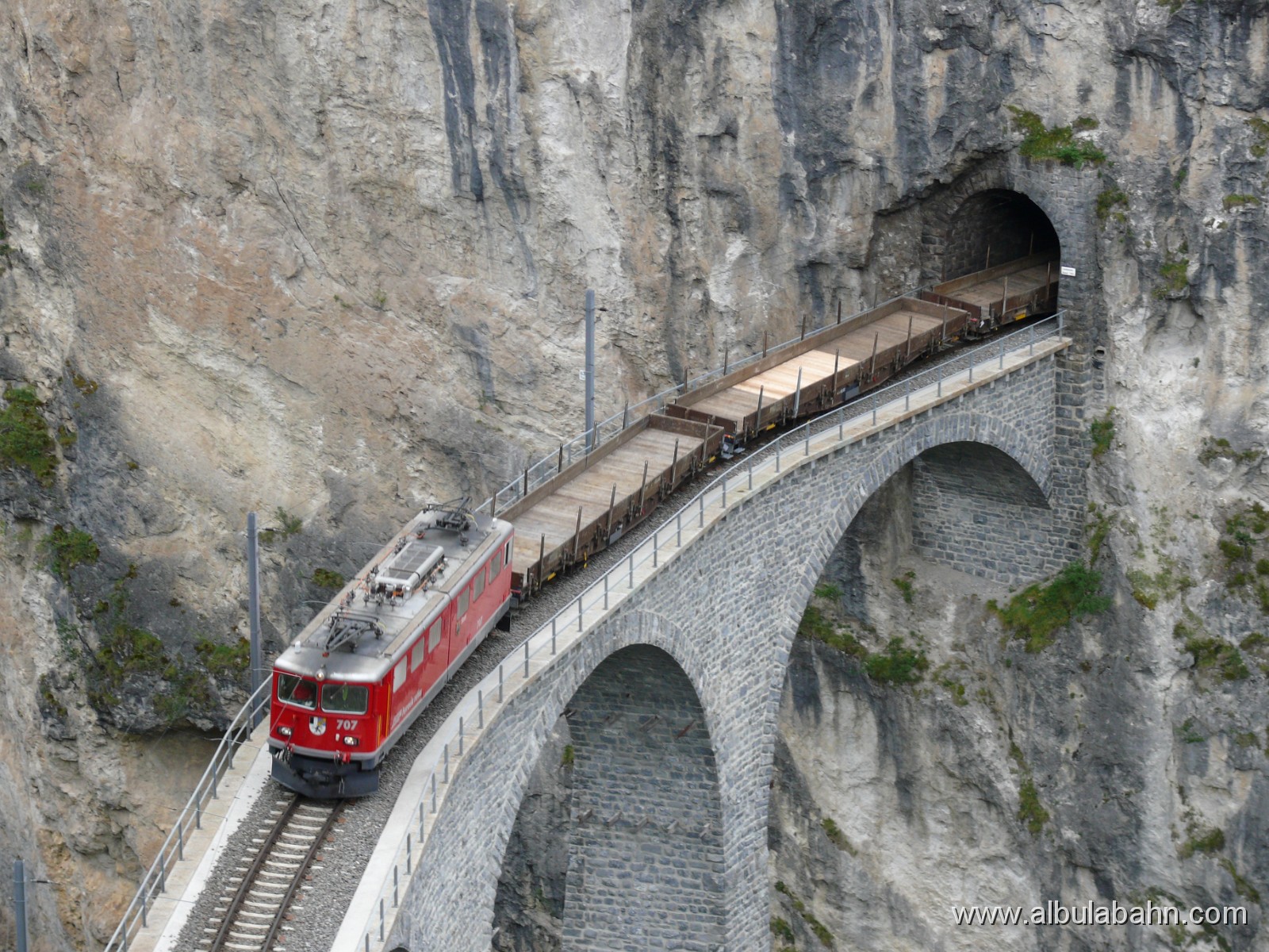 P1110886.JPG - Landwasserviadukt