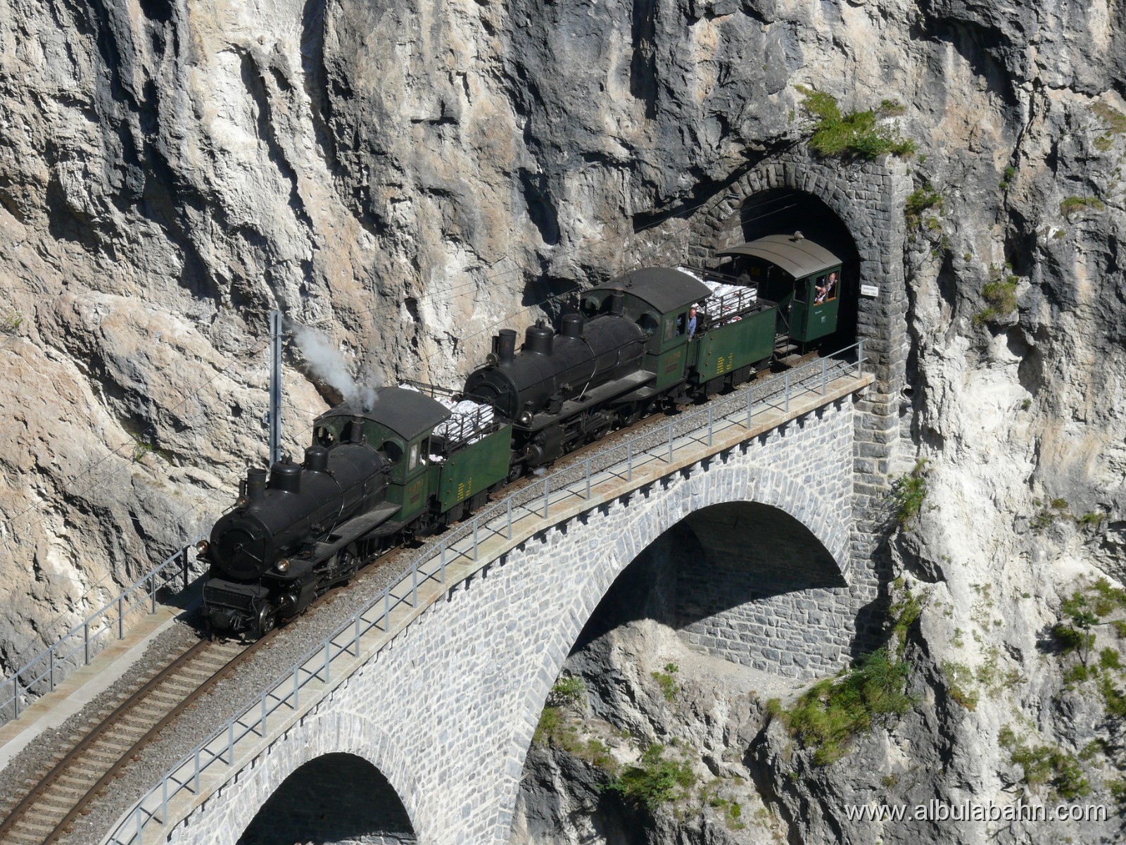 P1140744.JPG - Landwasserviadukt