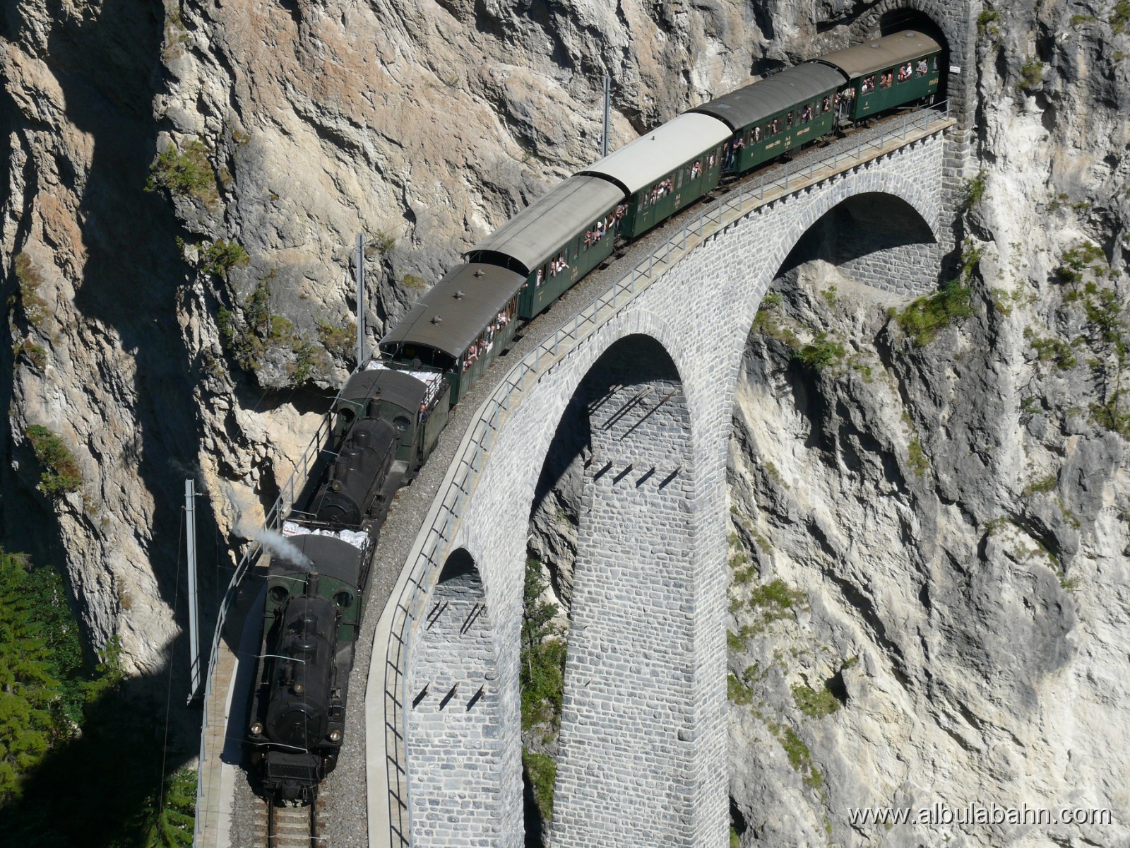 P1140748.JPG - Landwasserviadukt